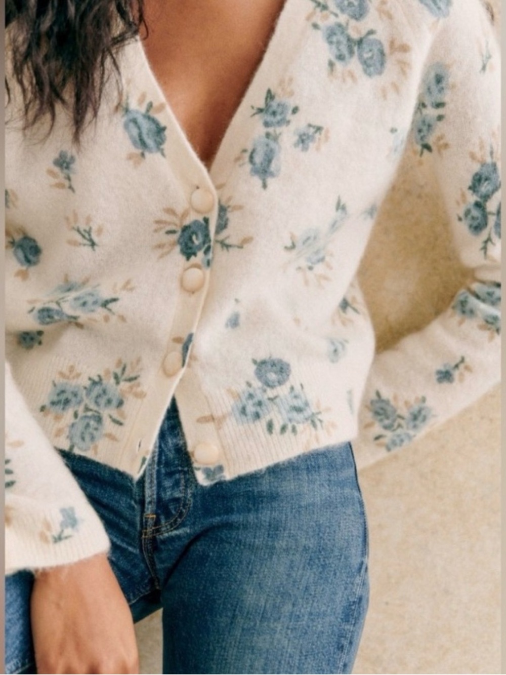 Sézane Nerys Cardigan Cream Floral V-Neck Button Cardigan Sweater BNWT - Picture 2 of 7